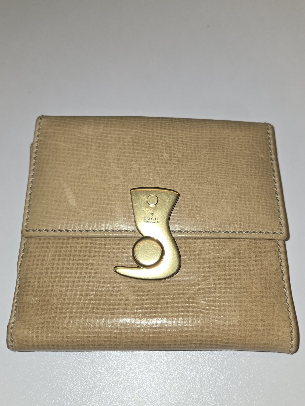 Vintage Gucci Tom Ford Hook Bi-Fold Wallet Tan - Good Hardware / As-Is